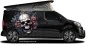 Preview: Autoaufkleber Totenkopf mit Blüten auf dunklem Van