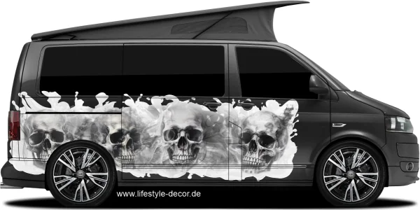 Autoaufkleber Gothic Schädel auf dunklem Van in Wunschfarbe
