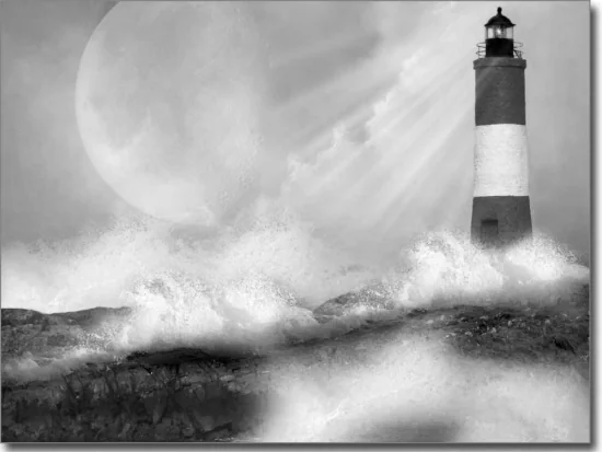 Glasdruck mit Leuchtturm am Meer in schwarzweiss