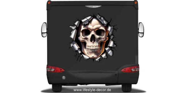 Autoaufkleber Aufgerissene Karosserie mit Totenkopf auf dunklem Heck