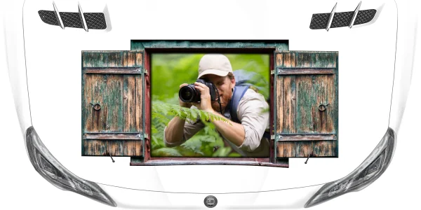 Autoaufkleber Eigenes Foto mit Fensterklappladen auf heller Motorhaube