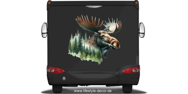 Autoaufkleber Elch im Wald auf dunklem Heck