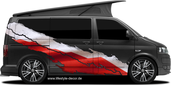 Preview: Autoaufkleber Flagge Polen auf Fahrzeugseite von dunklem Campervan