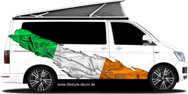 Autoaufkleber Irische Flagge auf Fahrzeugseite von Camper