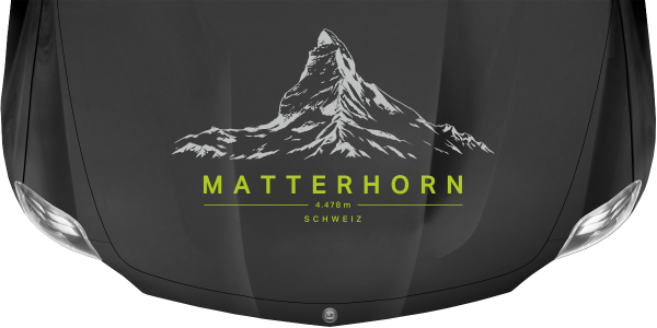 Autoaufkleber Matterhorn auf dunkler Motorhaube