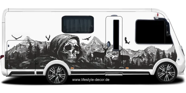 Autoaufkleber Mystisches Gebirge mit Totenkopf auf Wohnmobil