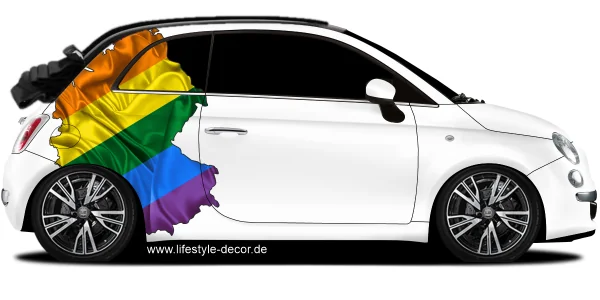 Autoaufkleber Regenbogenfahne als Silhouette von Deutschland auf Fahrzeugseite von PKW