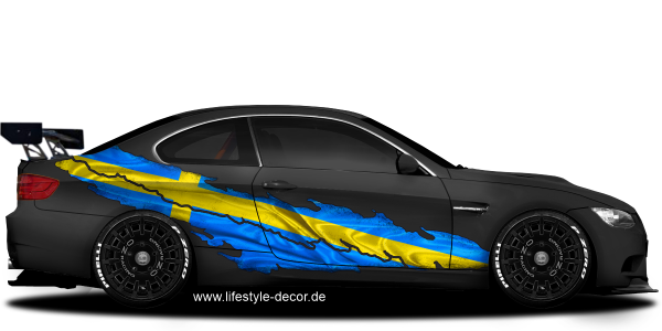 Preview: Autoaufkleber Schweden Flagge auf Fahrzeugseite von dunklem Auto