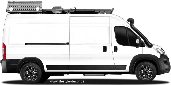 Autoaufkleber Skandinavisches Bergpanorama auf hellem Reisemobil - Ansicht Farbauswahl