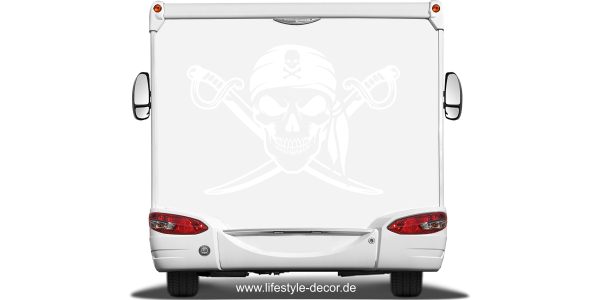 Preview: Autoaufkleber Totenkopf mit gekreuzten Säbel auf hellem Heck - Ansicht Farbauswahl