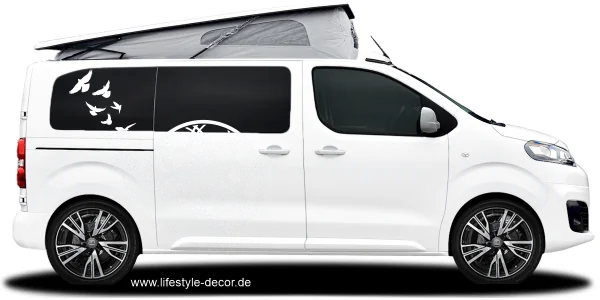 Autodekor mit Traumfänger und Feder auf hellem Camper - Ansicht Farbauswahl