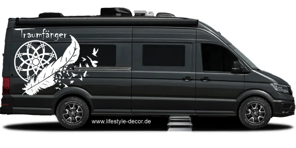 autodekor-traumfaenger-mit-text auf dunklem Camper - Ansicht Farbauswahl