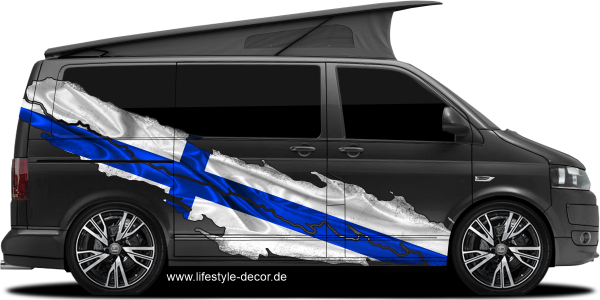 Preview: Autotaufkleber mit der Fahne von Finnland auf Fahrzeugseite von dunklem Campervan