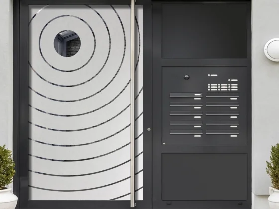 Fensterbanner Kreismotiv auf Haustür