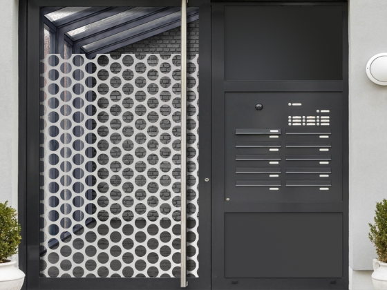 Preview: Fensterfolie Kreismuster auf Haustür