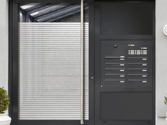 Fensterfolie Streifen 3/0,5 auf Haustür