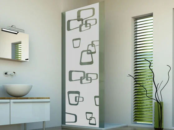 Glasbanner Retrodekor auf Duschwand