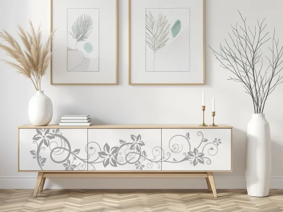 Möbeltattoo mit stilvoller Rankenpracht