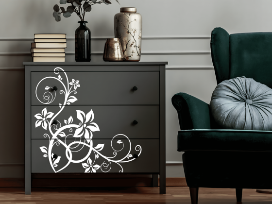 Preview: Möbeltattoo mit stilvollem Ornament auf Kommode