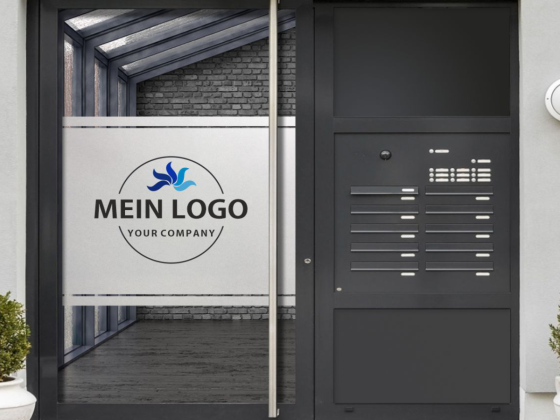 Preview: Milchglasfolie mit zwei Streifen Firmenlogo gedruckt