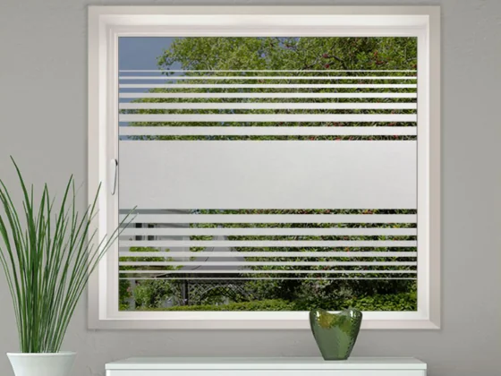 Sichtschutz Streifen Folie auf Fenster