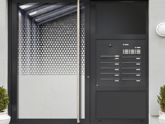 Preview: Fensterfolie Verlauf mit Kreisen auf Haustür