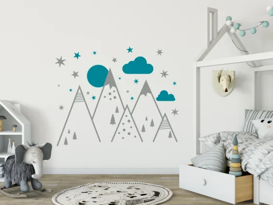 Wandtattoo Berge, Wolken und Sterne im Kinderzimmer