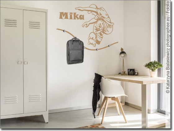 Preview: Garderobenleiste Skater mit Wunschnamen