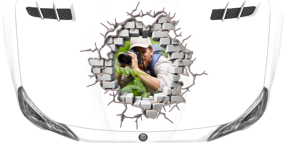 Eigenes Foto als Autofolie Loch in der Mauer auf heller Motorhaube eines PKWs Eigenes Foto als Autofolie Loch in der Mauer auf heller Motorhaube eines PKWs