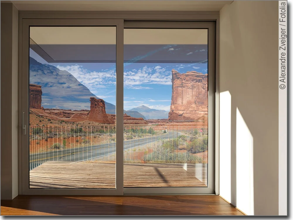 transparentes Glasdesign mit Monument Valley