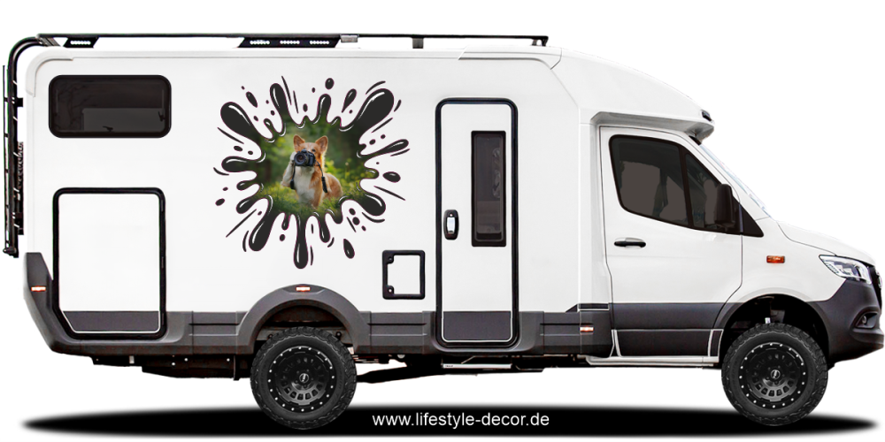 Autoaufkleber Eigenes Foto Klecks auf Fahrzeugseite eines Campers