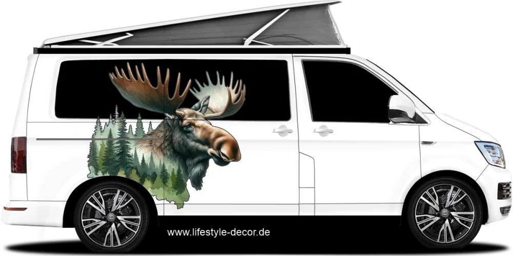 Autoaufkleber Elch im Wald auf hellem Camper Autoaufkleber Elch im Wald auf hellem Camper