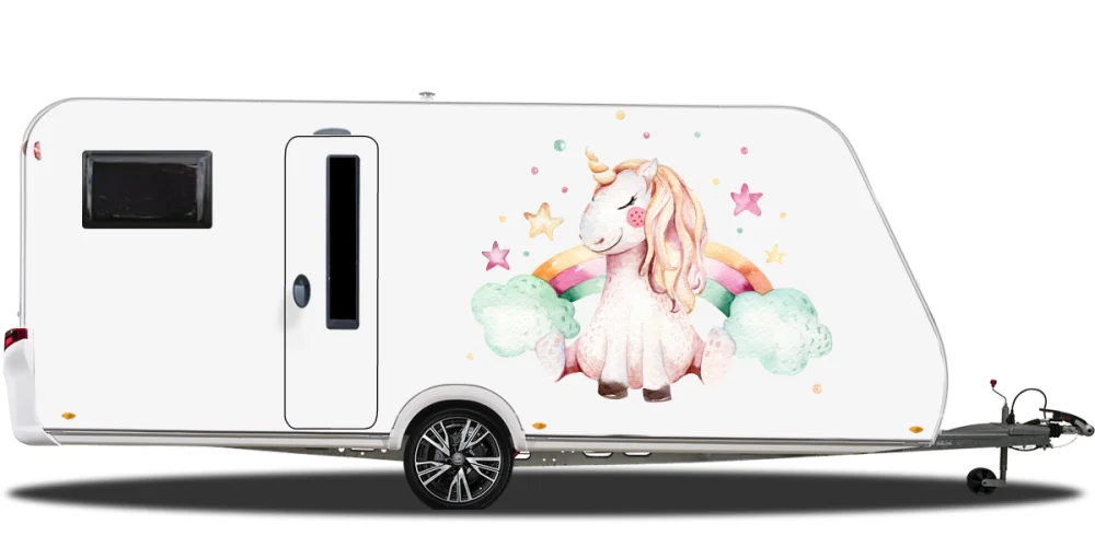 Autoaufkleber mit niedlichem Einhorn auf Wohnwagen