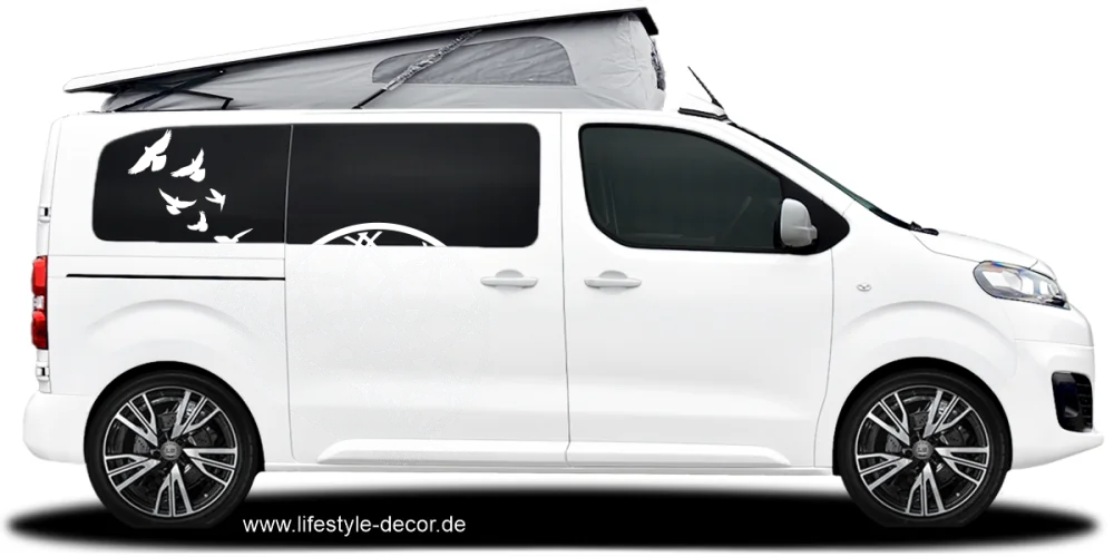 Autodekor mit Traumfänger und Feder auf hellem Camper - Ansicht Farbauswahl