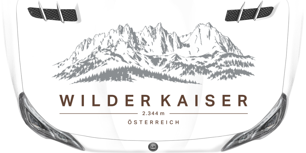 Autoaufkleber Wilder Kaiser auf heller Motorhaube
