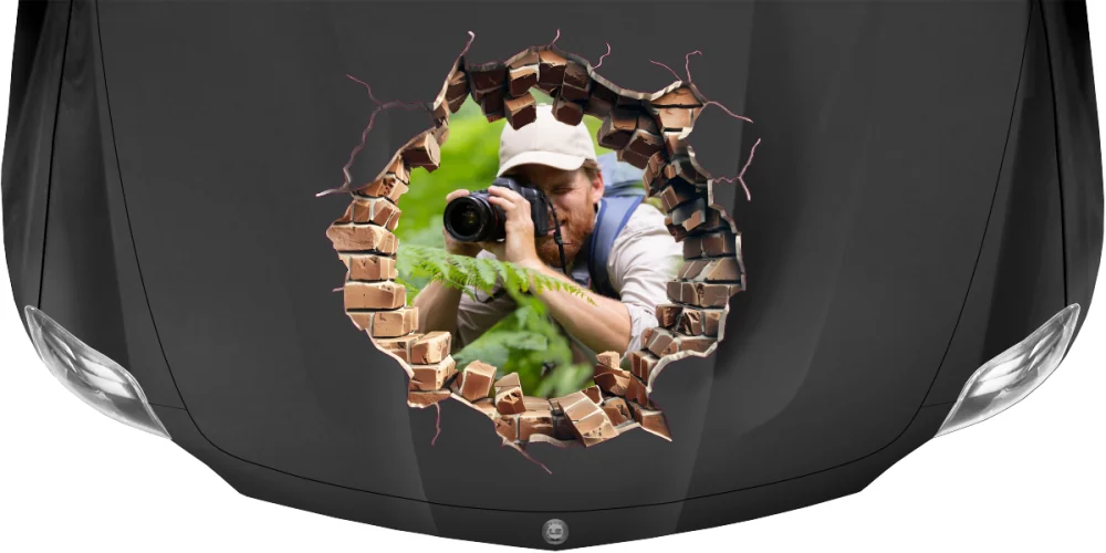 Eigenes Foto als Autofolie Loch in der Steinwand auf dunkler Motorhaube