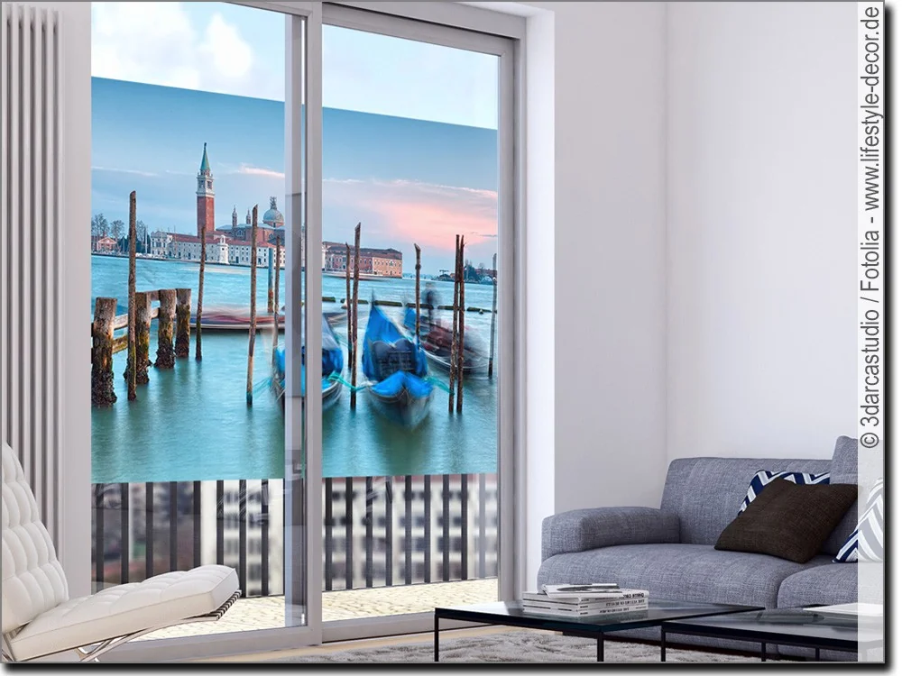 Fensterfolie als Sichtschutz für das Wohnzimmer mit Foto von Venedig