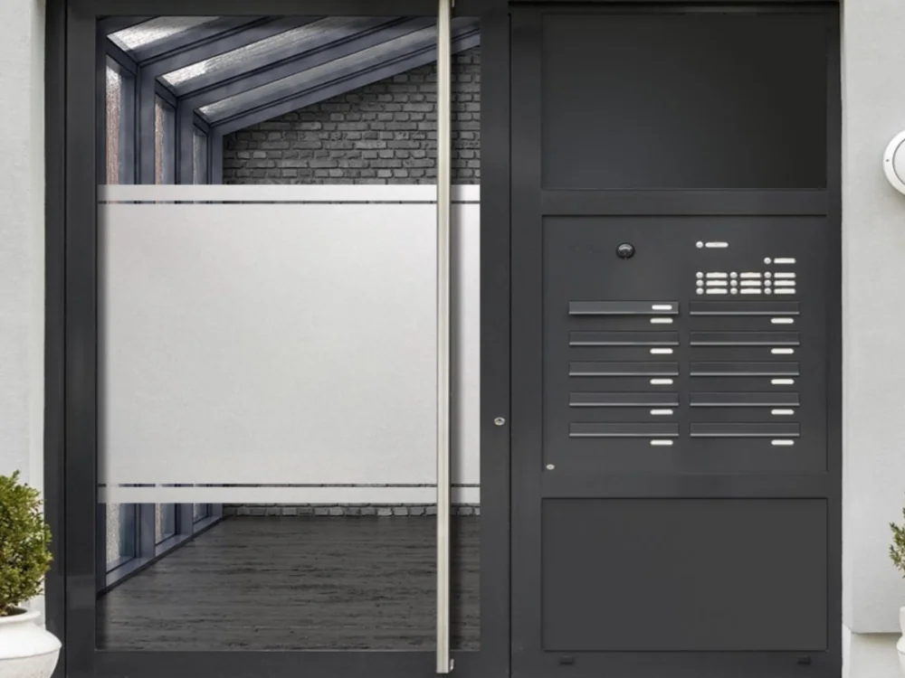 Fensterfolie Zwei Streifen 5/1 auf Haustür