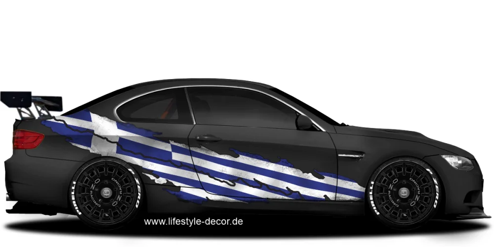 Flagge von Griechenland als Autoaufkleber auf Fahrzeugseite von dunklem Auto