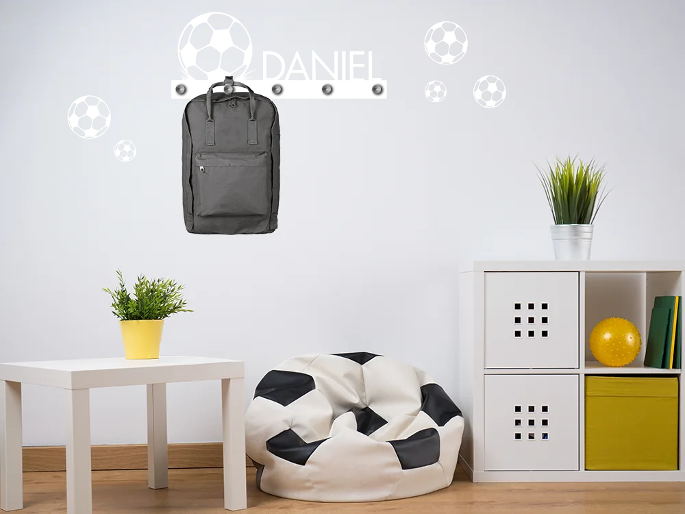 Garderobenleiste Fußbälle mit Namen