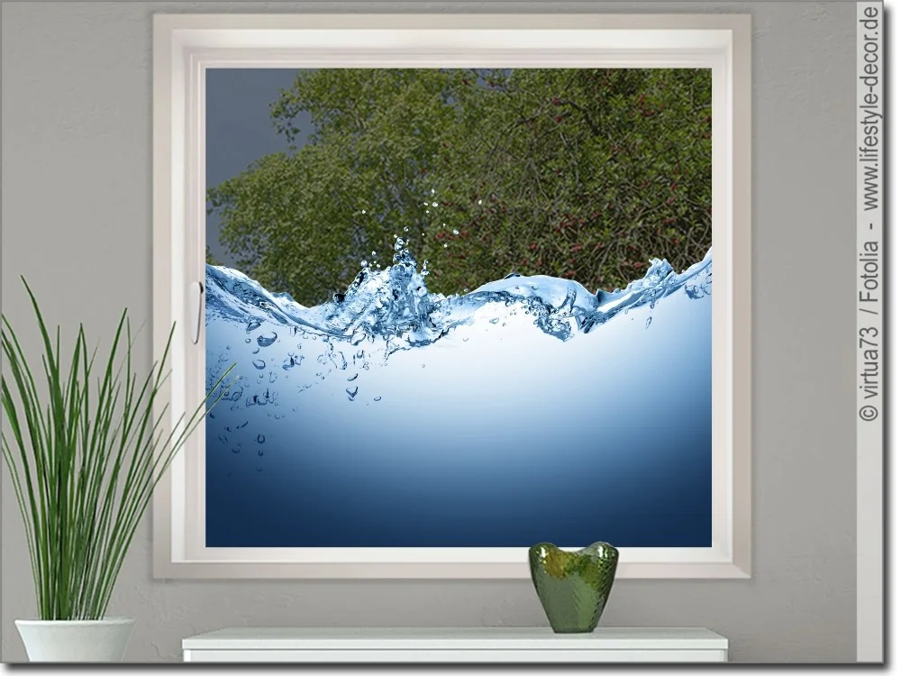 Fensterbild mit Wasserspritzern