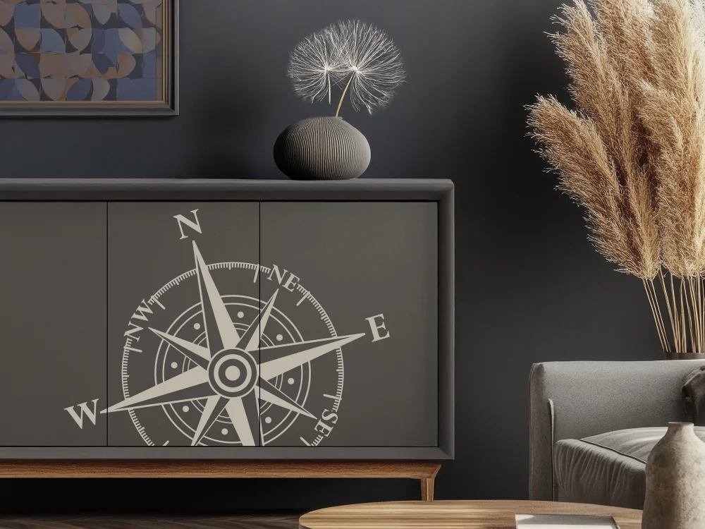 Möbeltattoo mit Windrose