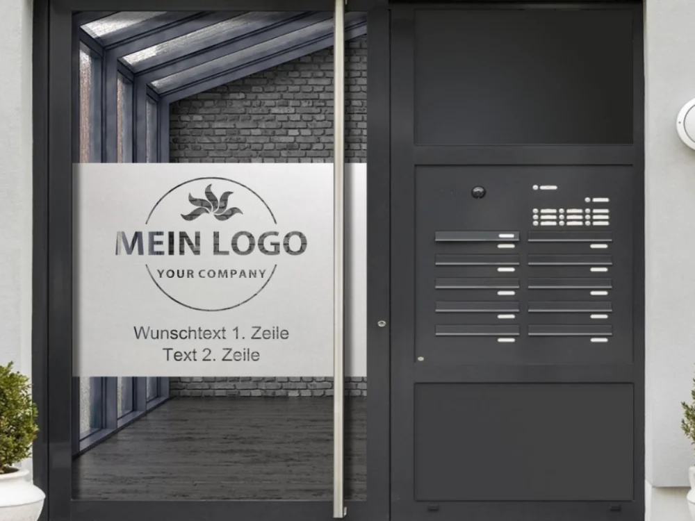 Sichtschutz Firmenlogo mit Wunschtext auf Eingangstür