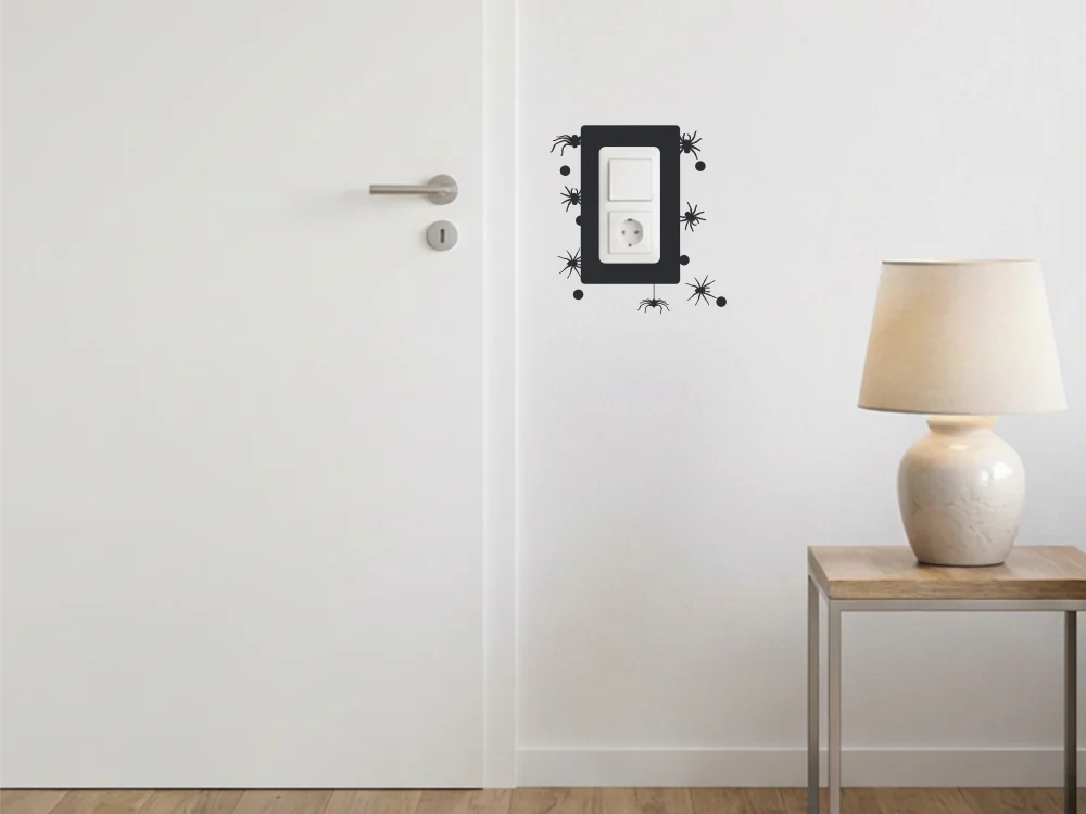 Steckdosentattoo Motiv 8 Spinnen