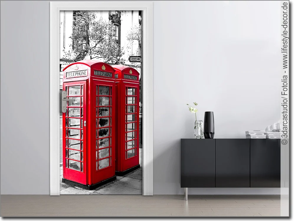 Türposter einer Telefonzelle in London