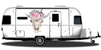 Autoaufkleber Floraler Tierschädelknochen auf Wohnwagen