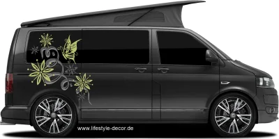 Aufkleber für das Auto mit Schmetterlingsdekor auf dunklem Campervan