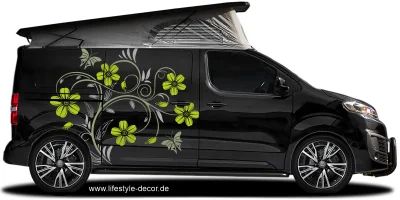 Autoaufkleber Dekorative Ranke auf dunklem Campervan