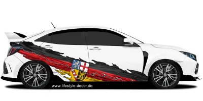 Autoaufkleber Flagge vom Saarland auf Fahrzeugseite von hellem Auto