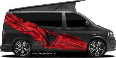 Autoaufkleber Flagge von Albanien auf Fahrzeugseite von dunklem Campervan